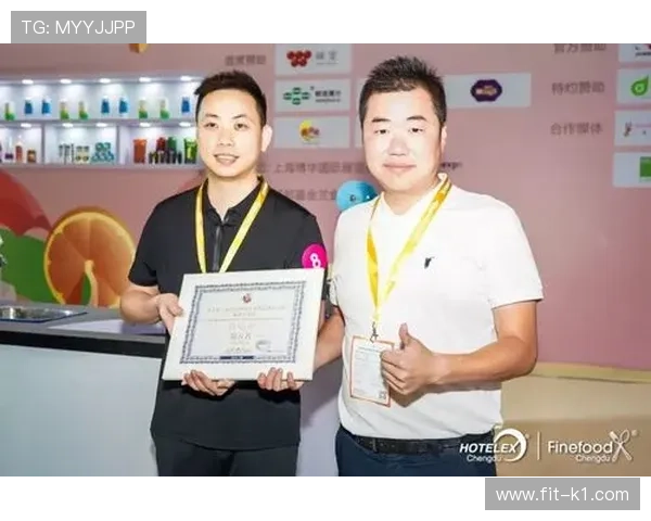 唐佳豪训练完直接去奢侈品店刷卡，这自律和消费观我真看不懂