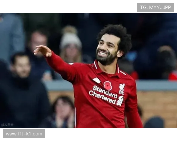 孙兴慜与萨拉赫在边锋推进策略下出现分散结构趋势