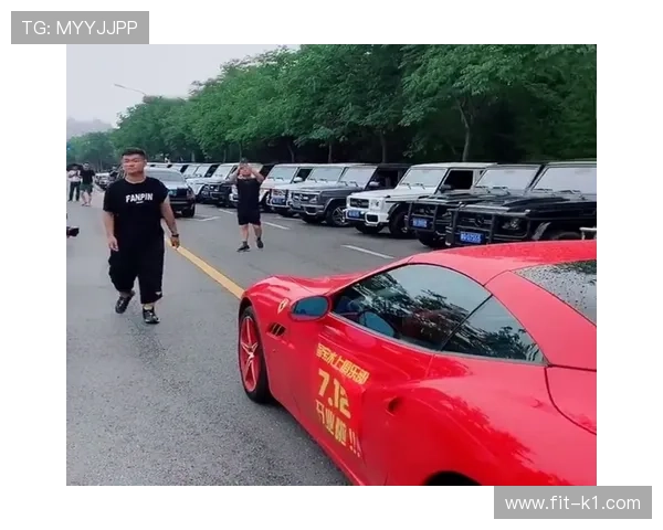 皮克退役后天天晒豪车游艇，这日子过得比顶流明星还飘