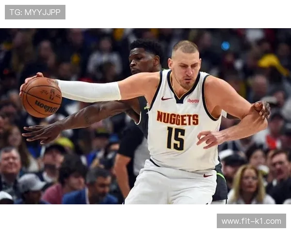 米切尔无球跑位挑动约基奇防线，对比早期终结更高效